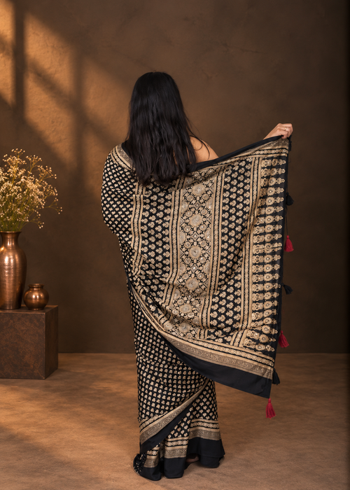 Aarohi black mirroe saree